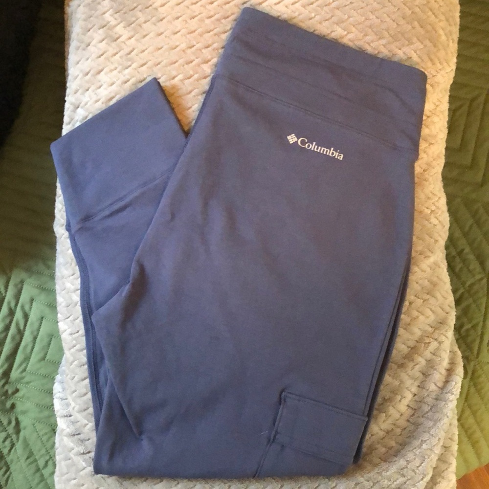 Columbia Joggers, Size Large, Mid-Calf